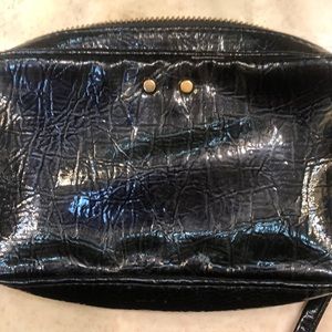 Cute shiney fake leather navy bag